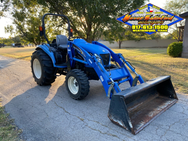 2006 NEW HOLLAND TC35DA TRACTOR WITH LOADER