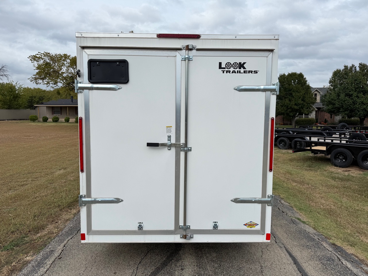 2026 LOOK 6' X 12' SINGLE AXLE ENCLOSED CARGO TRAILER W/ REAR DOUBLE DOORS, SPARE, WHITE 2,990 GVWR - Image 5