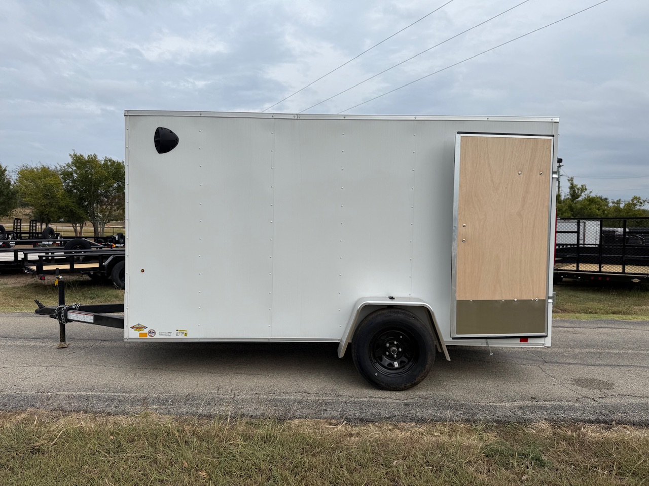2026 LOOK 6' X 12' SINGLE AXLE ENCLOSED CARGO TRAILER W/ REAR DOUBLE DOORS, SPARE, WHITE 2,990 GVWR - Image 7