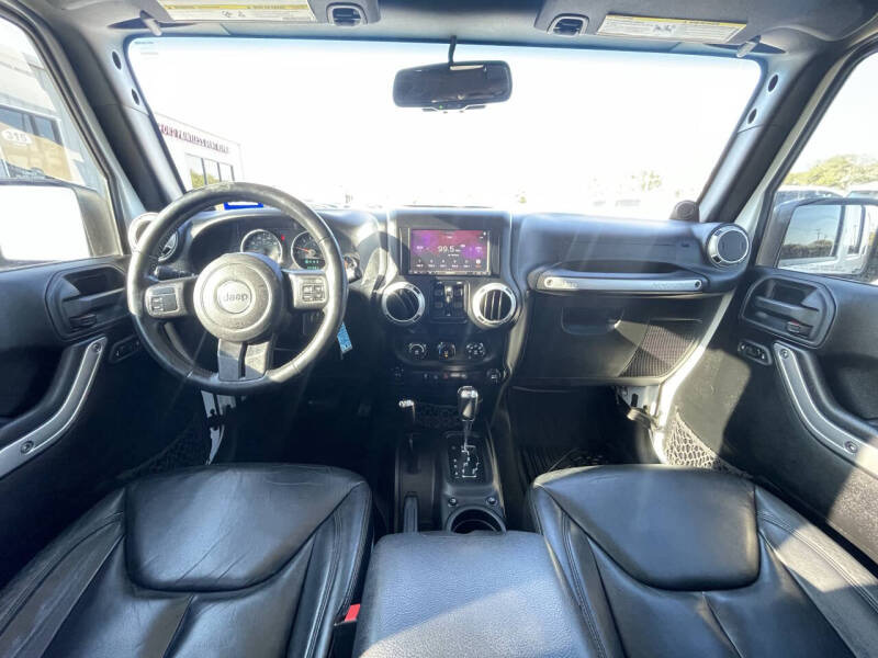 2013 JEEP WRANGLER UNLIMITED SAHARA - Image 16