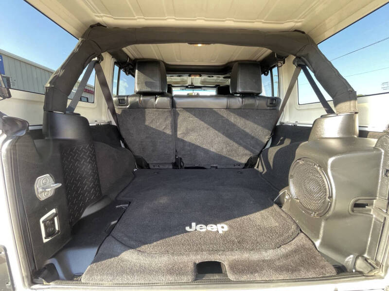 2013 JEEP WRANGLER UNLIMITED SAHARA - Image 22