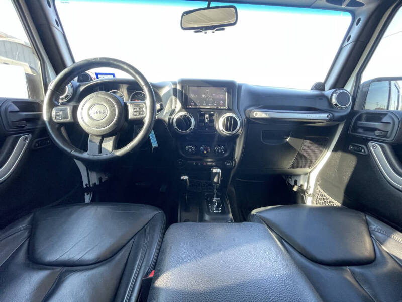 2013 JEEP WRANGLER UNLIMITED SAHARA - Image 23