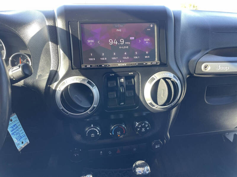 2013 JEEP WRANGLER UNLIMITED SAHARA - Image 25