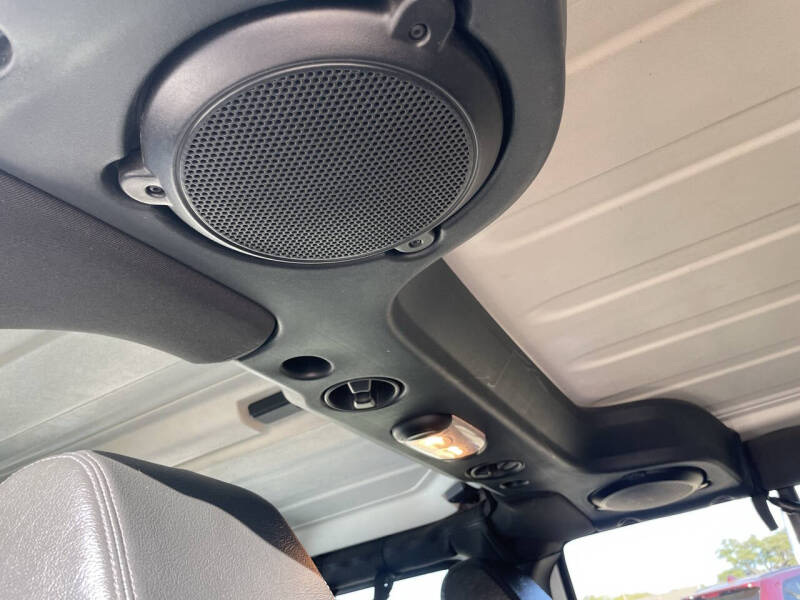 2013 JEEP WRANGLER UNLIMITED SAHARA - Image 31