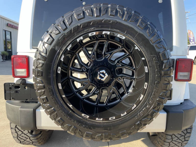 2013 JEEP WRANGLER UNLIMITED SAHARA - Image 11