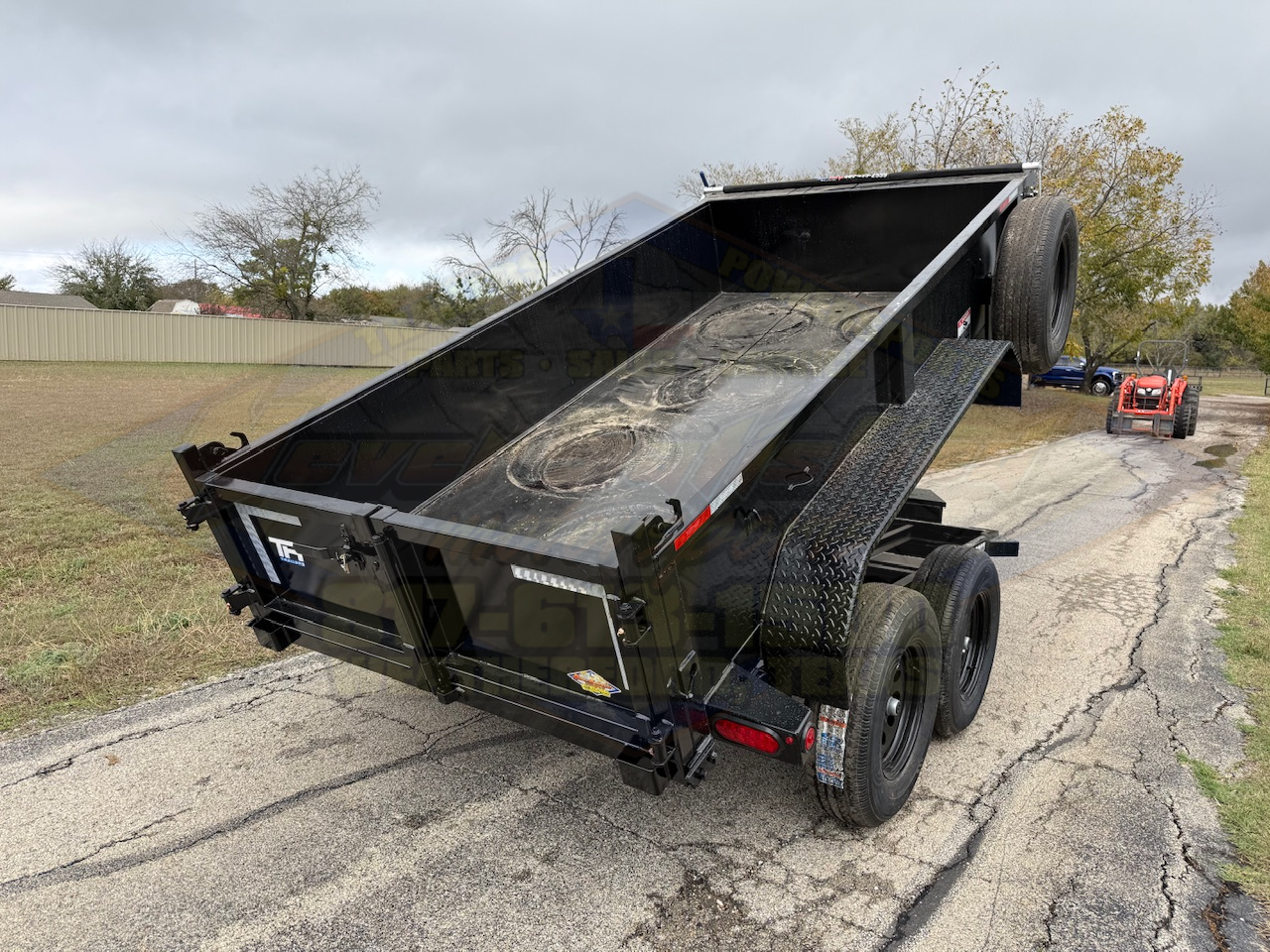 2026 TOP HAT 5' X 10' DUMP TRAILER WITH TARP AND SPARE 7,000 GVWR - Image 4