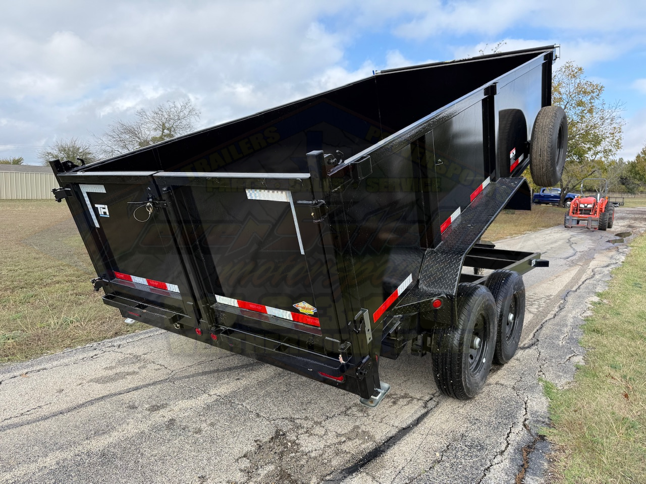 2026 TOP HAT 83" X 14' DUMP TRAILER WITH 3' SIDEWALLS, TARP, RAMPS AND SPARE 14,000 GVWR - Image 4