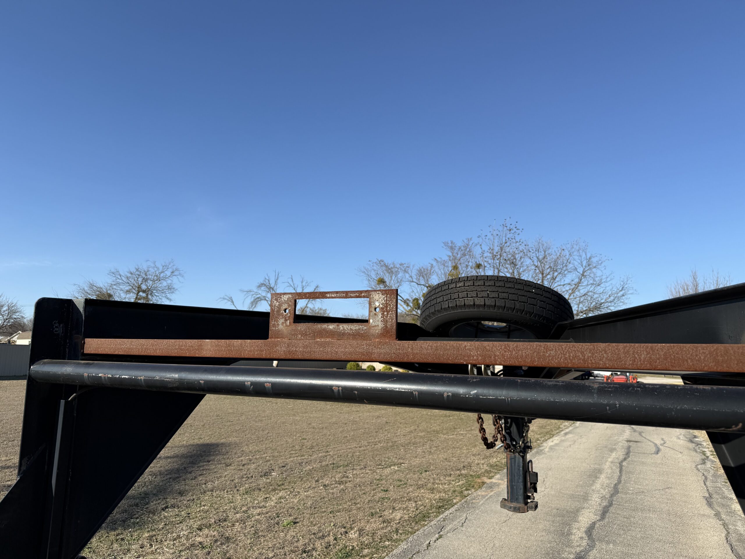 2018 TEXAS BRAGG 83" X 24' GOOSENECK PIPE TOP TRAILER WITH STAND-UP RAMPS 14,000 GVWR - Image 11