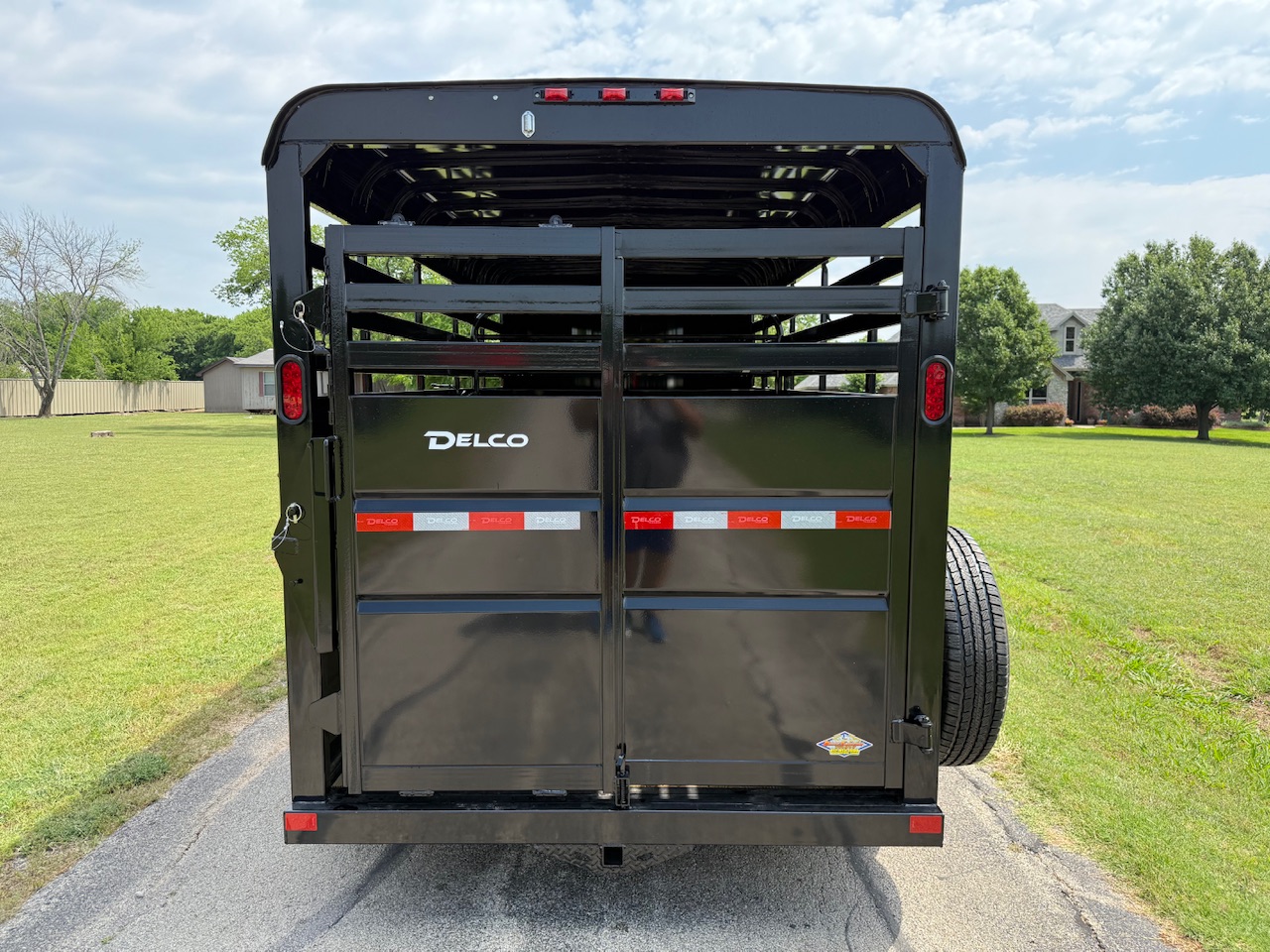 2026 DELCO 6' X 16' BUMPER PULL STOCK TRAILER BLACK 12,000 GVWR - Image 5