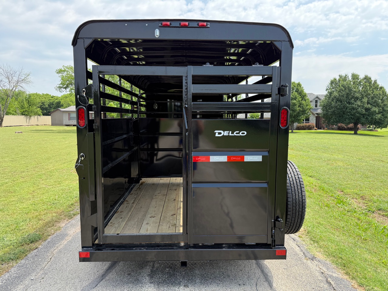 2026 DELCO 6' X 16' BUMPER PULL STOCK TRAILER BLACK 12,000 GVWR - Image 6
